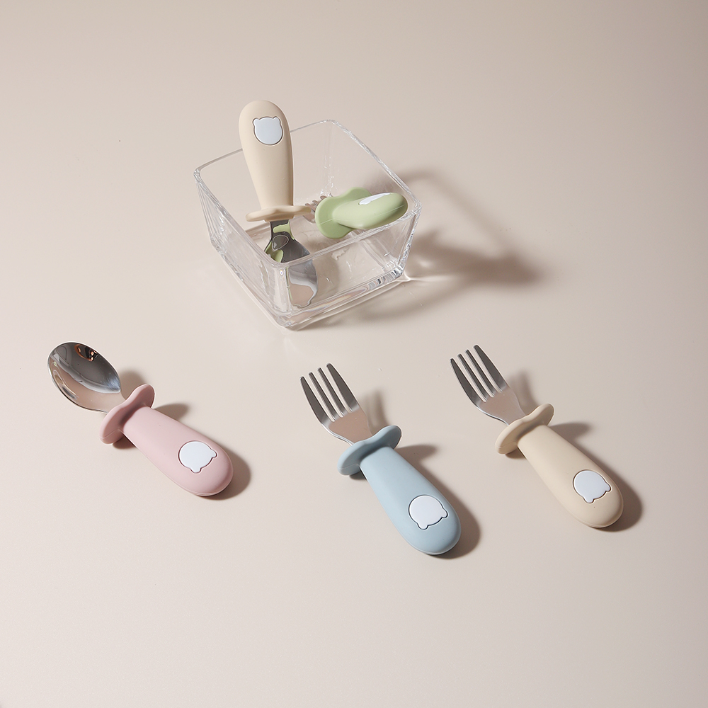 Baby panda shape silicone spoo - Baby Food Utensils avis et prix